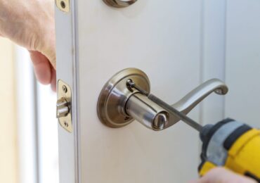 door repair handyman services singapore