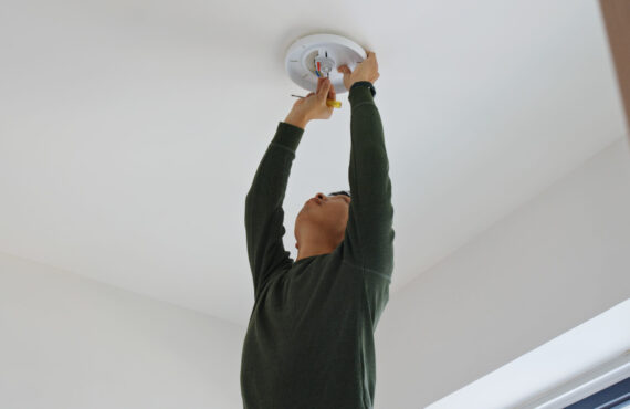 Signs You May Need an Electrician